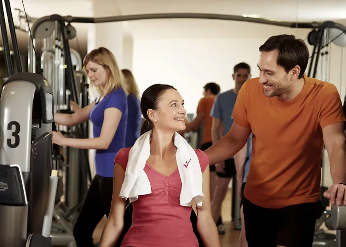 Centrovital فندق 4*